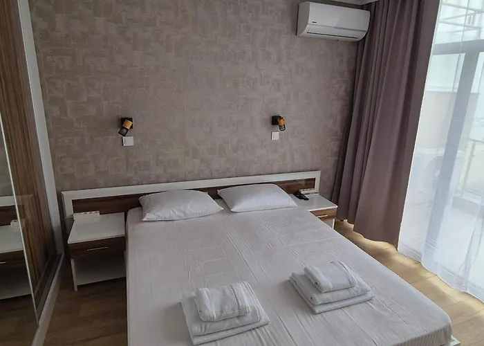 East Marina View Apartment *