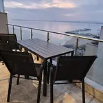 East Marina View Διαμέρισμα *