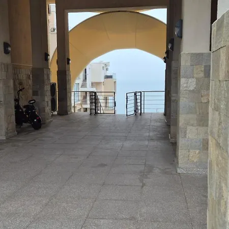 East Marina View Apartamento *